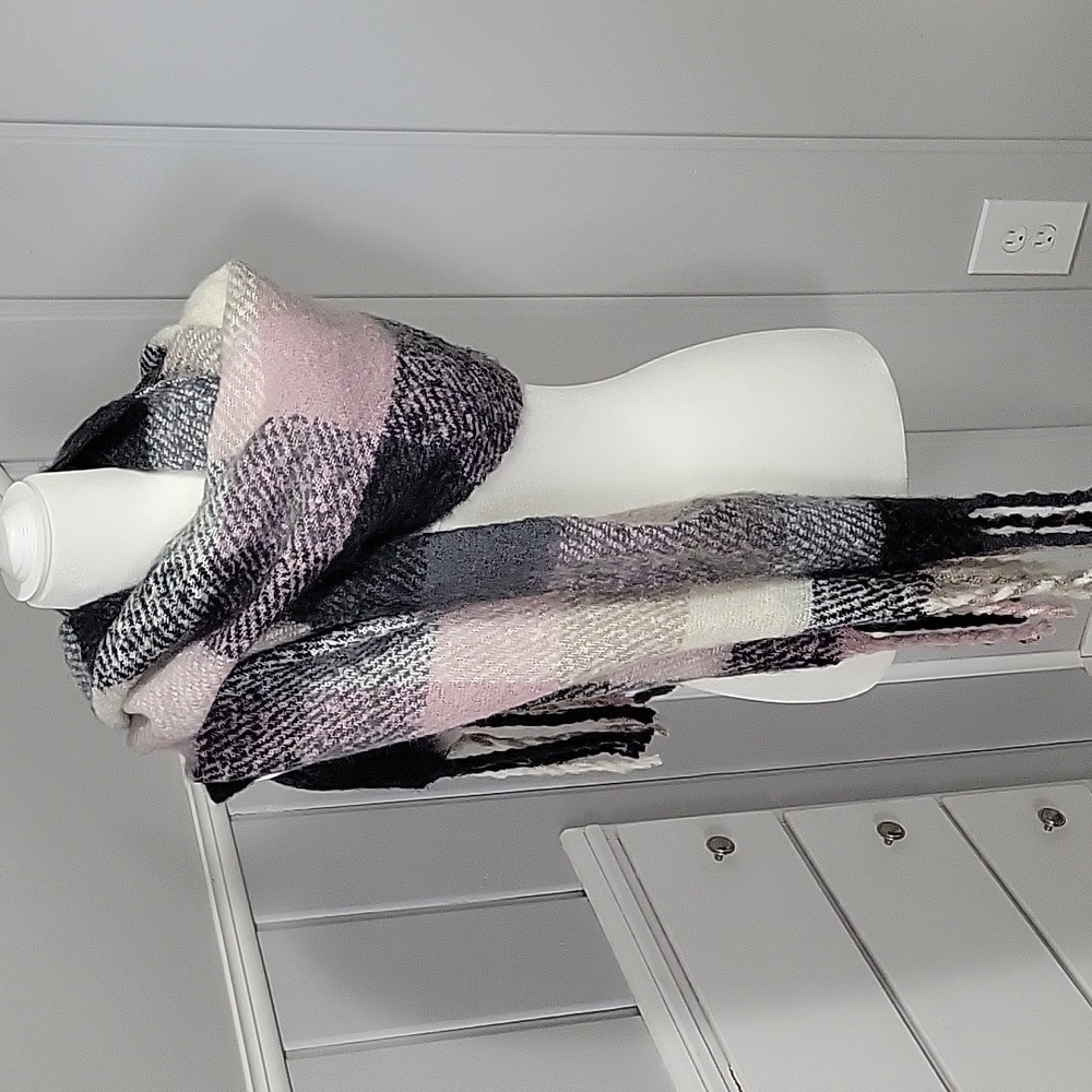 New Max Studio Plaid Blanket Scarf